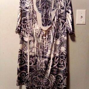 APT. 9 ladies plunging neckline dress. Size medium.